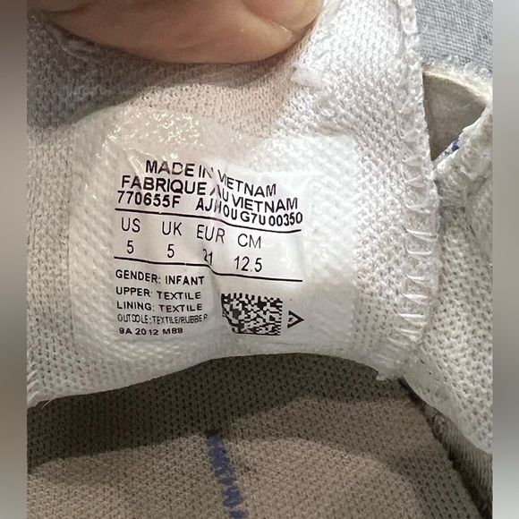 Converse Infant Girls Butterfly Easy-On Chuck Taylor All Star Sneakers - Size 5 - Picture 2 of 9